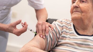 ''We moeten stoppen met de griepprik'' (huisarts Hans van der Linde)